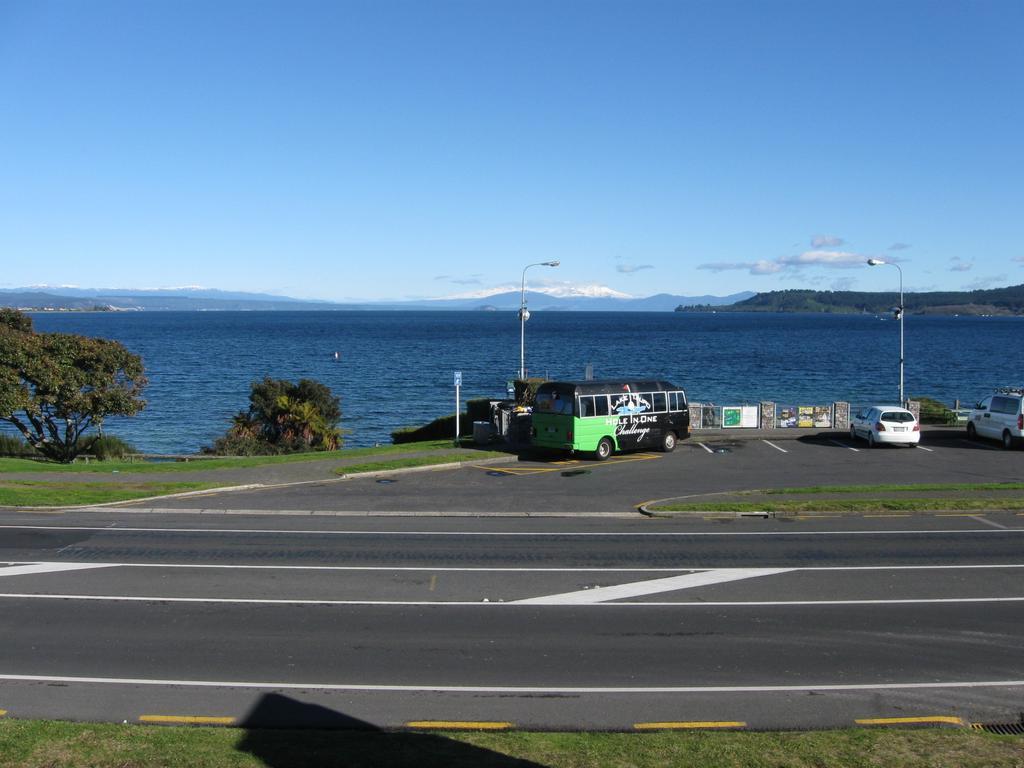 Acacia Lake View Motel Taupo Szoba fotó