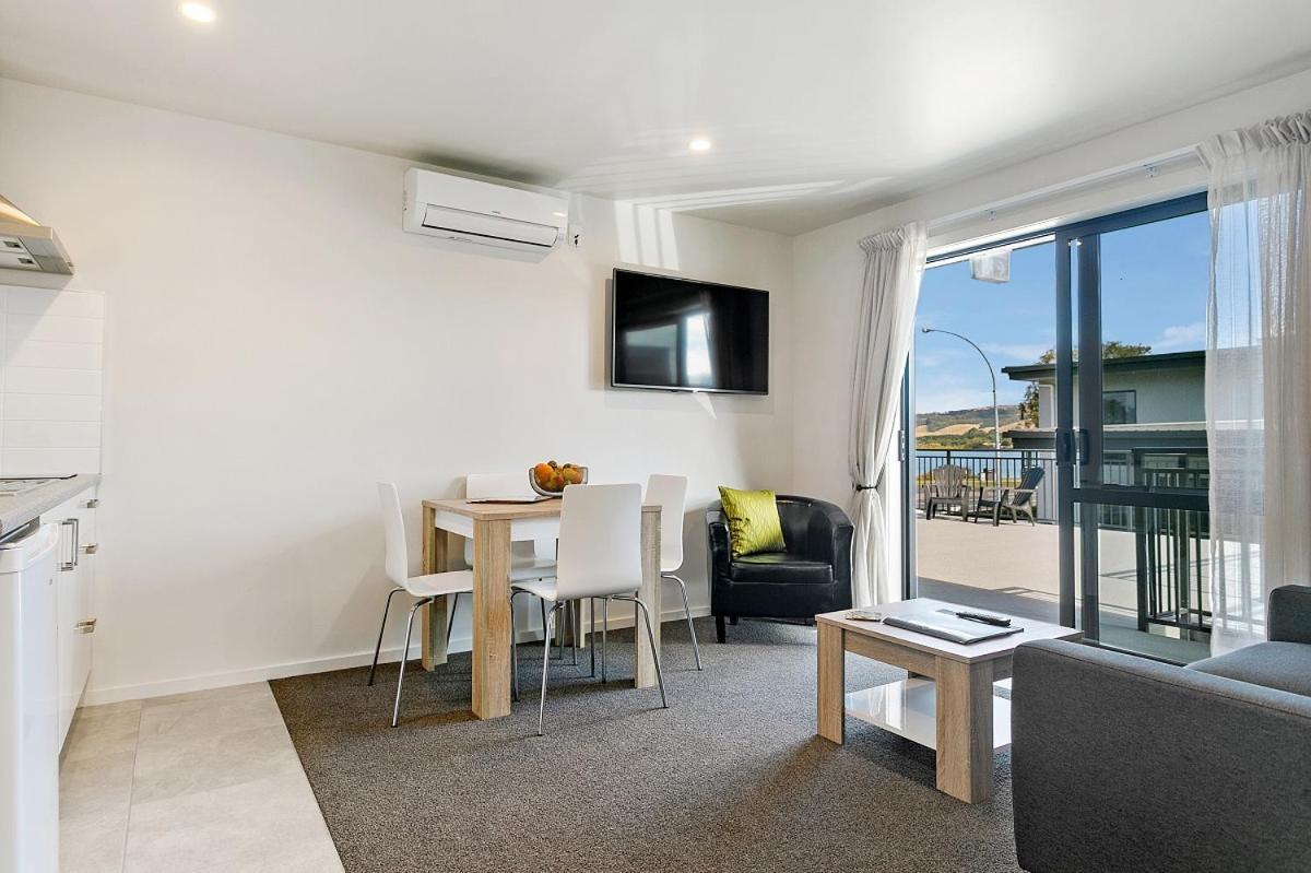Acacia Lake View Motel Taupo Kültér fotó